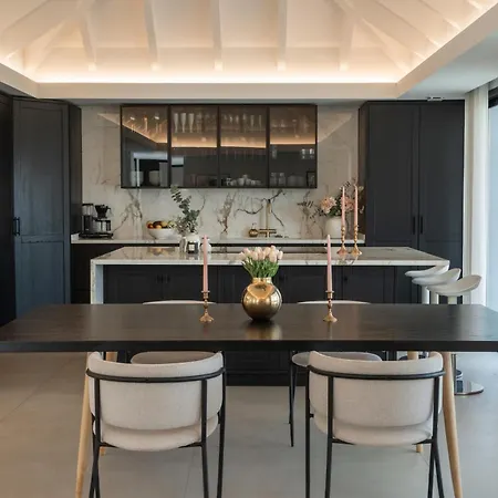 Exquisite 5 Bdrm Luxury W Gym, Bbq, And Pool 아파트 *