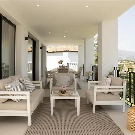 Exquisite 5 Bdrm Luxury W Gym, Bbq, And Pool 마르베야
