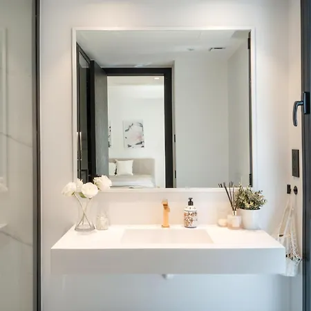Exquisite 5 Bdrm Luxury W Gym, Bbq, And Pool 아파트