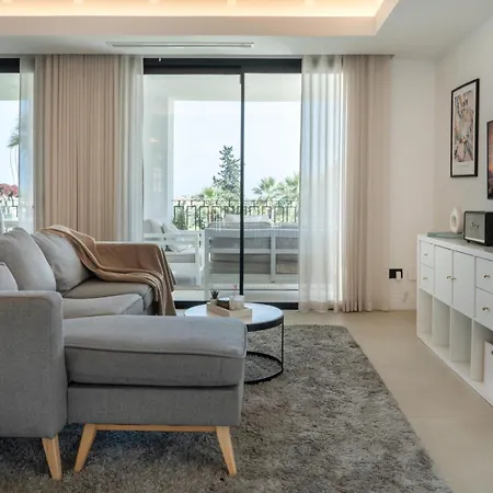 Exquisite 5 Bdrm Luxury W Gym, Bbq, And Pool 마르베야